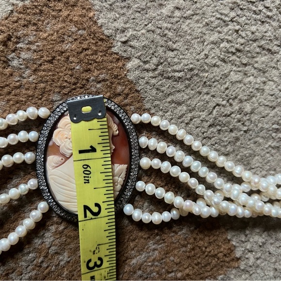 Freshwater pearls Cameo Necklace - Picture 7 of 12